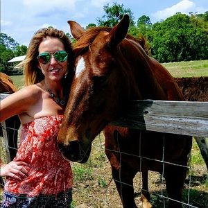 Meet your Posher, Leslie